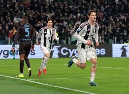 红黑之后是蓝黑，费耶诺德欧冠连续对阵米兰双雄